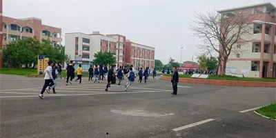 <b>彭山縣青龍職業中學校</b>